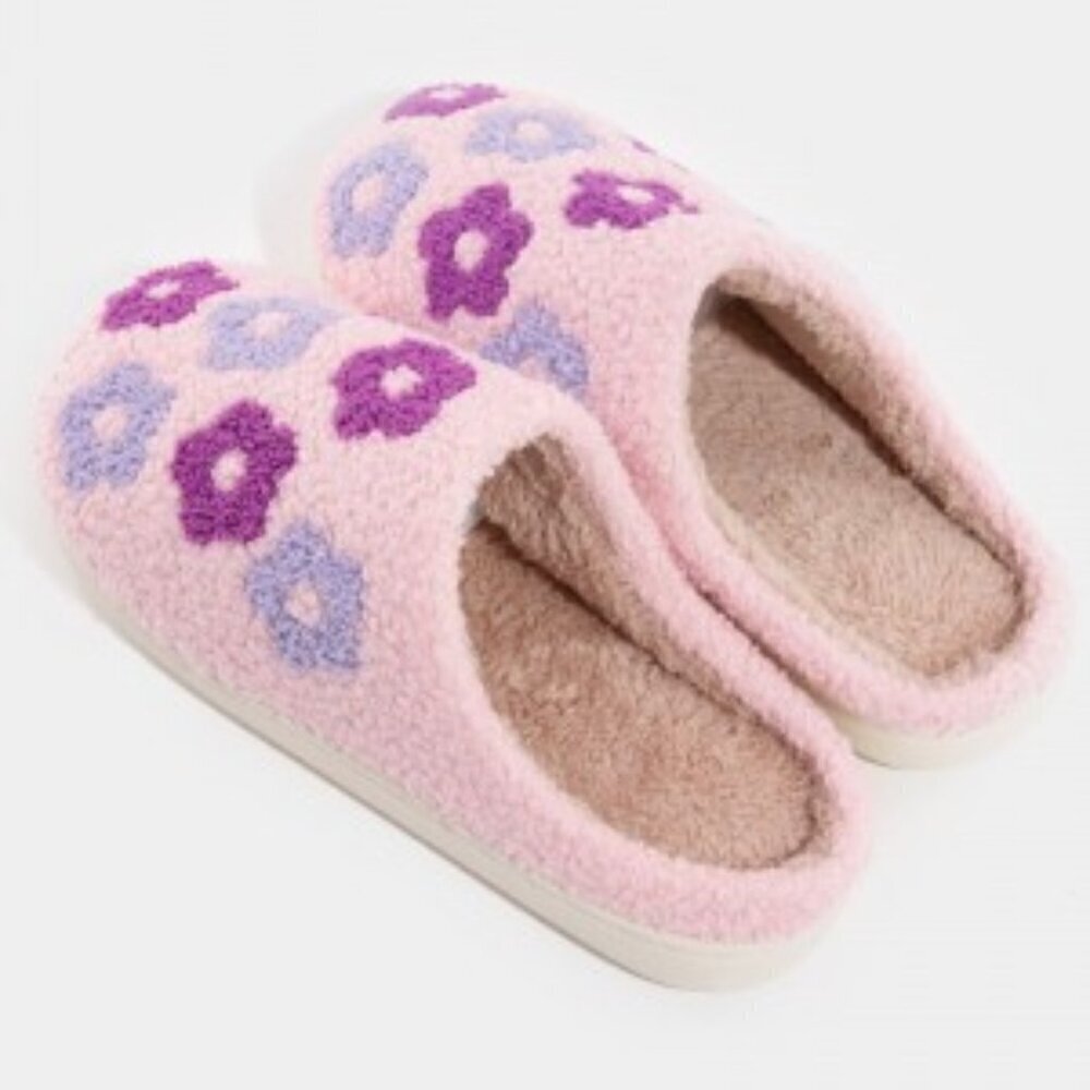NWT Fuzzy Purple Flower Floral Slippers Women's Size: 8-9 - Picture 2 of 5
